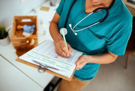 كيف تؤثر جودة الأدوات الطبية على سمعة عيادتك؟